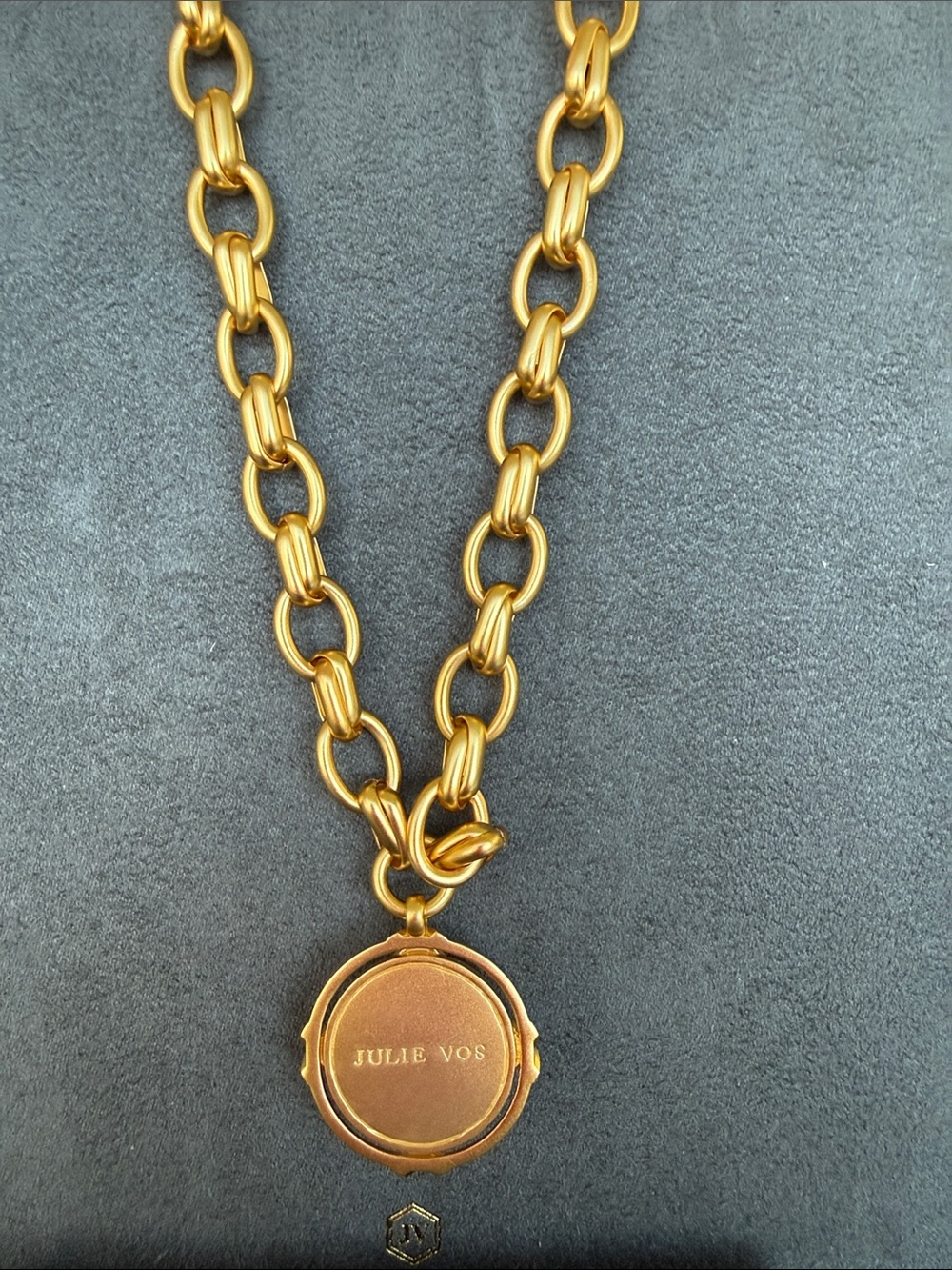 Gold-Tone Chain Necklace with Green Malachite-Style Pendant - Picture 2 of 3